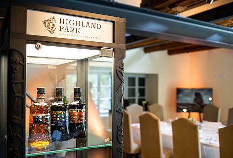 Whisky-Hersteller Highland Park kooperiert mit Bayreuther Festspielen -