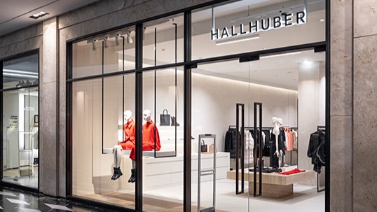 2022 prsentierte Hallhuber ein neues Store-Konzept - Quelle: Hallhuber