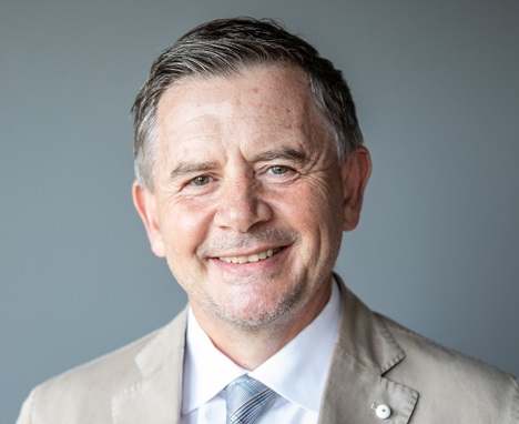 dm-Chef Erich Harsch wechselt an die Hornbach-Spitze -