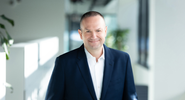 Mercedes-Benz bündelt Vertrieb und Finanzdienstleistungen - Der künftige globale Leiter von Mercedes-Benz Financial Services: Peter Henn – Quelle: Mercedes-Benz