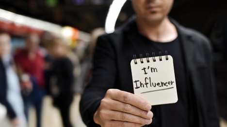 Handel investiert in Influencer-Marketing und erreicht damit neue Zielgruppen - Quelle: Nito/Fotolia