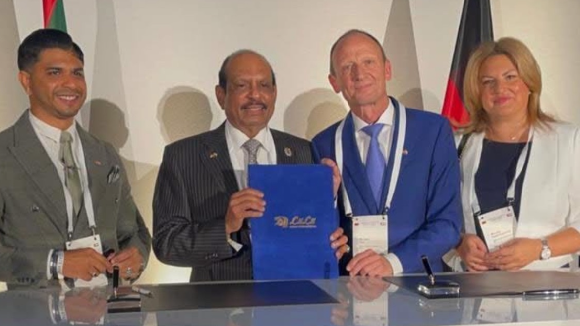 Lambertz baut Geschäft im Golfraum aus - Unterzeichnet wurde die Absichtserklärung von (v.l.) M.A. Yusuff Ali, Vorsitzender der Lulu-Group International, Verkaufsdirektor Anees Salim sowie Lambertz-Geschäftsführer Michael Boy und Mersiha Kazic, Leiterin des Internationalen Verkaufs bei Lambertz - Quelle: Lambertz