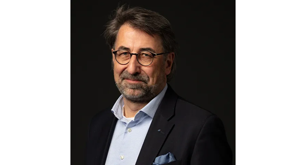 Prof. Dr. Wolfgang Merkle sagt, wo Marketing endet und Manipulation beginnt - Prof. Dr. Wolfgang Merkle, Studiengangsleiter Marketing Management (M.A.) und Corporate Management (M.Sc.) an der University of Europe for Applied Sciences am Campus Hamburg - Quelle: W. Merkle