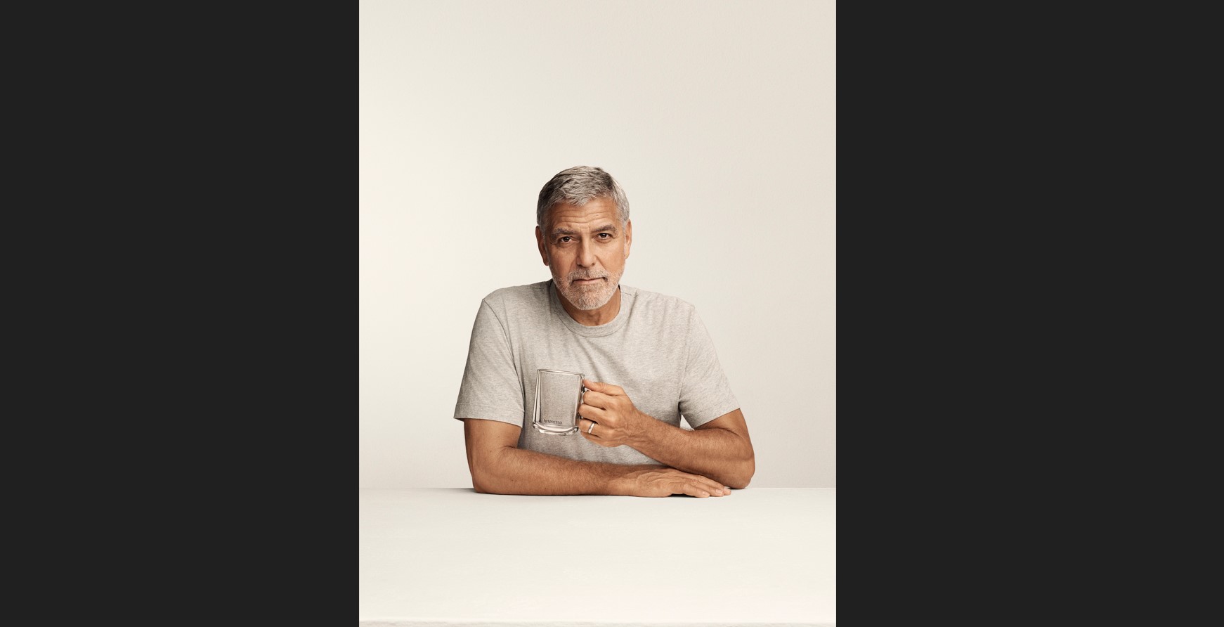 Nespresso-Kampagne zum Klimawandel - Nespresso-Markenbotschafter George Clooney - ausnahmsweise mit leerer Tasse - Quelle: Nespresso