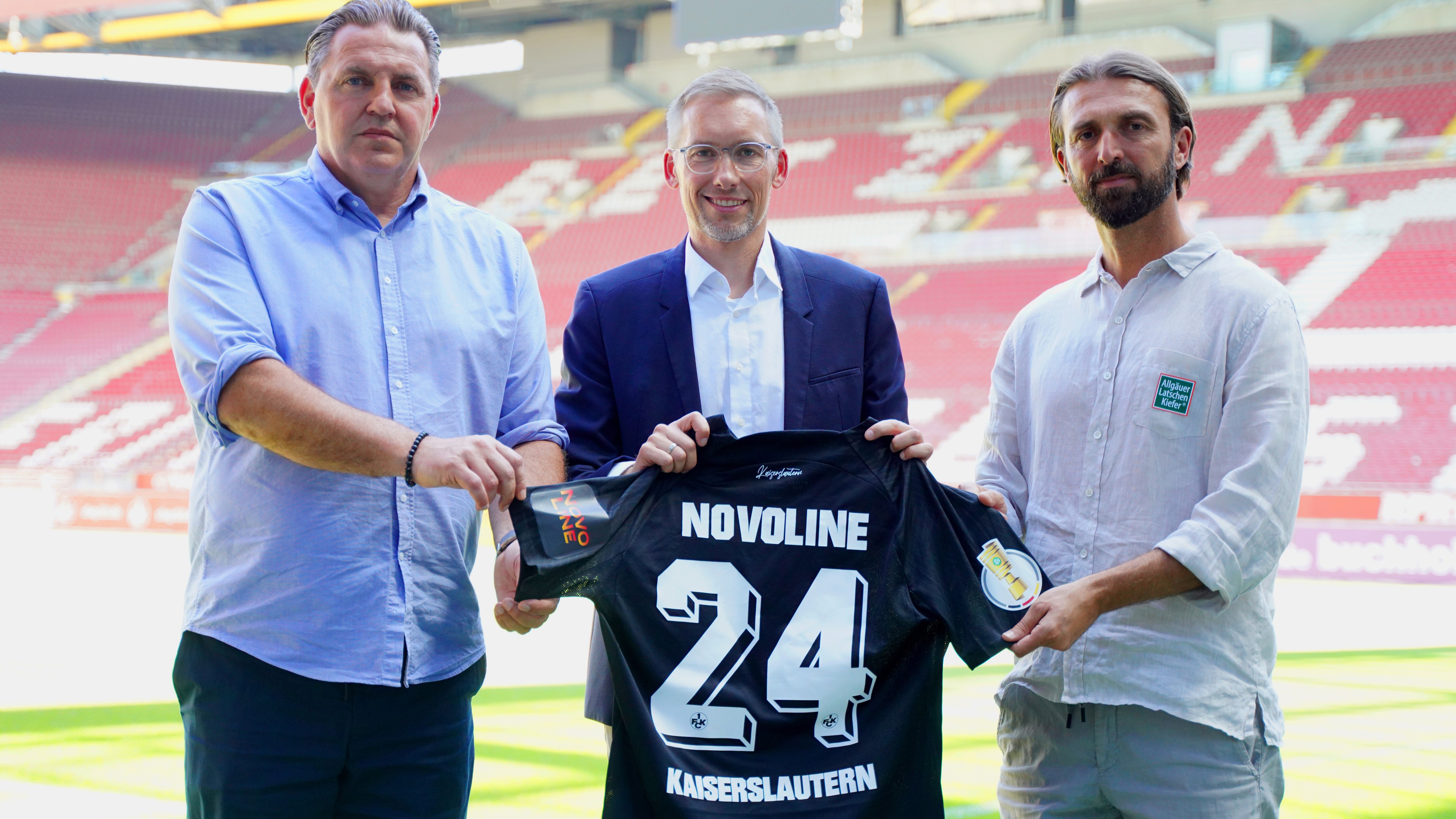 Löwen Entertainment unterstützt 1. FC Kaiserslautern als Exklusiv-Partner - Thorsten Rittersberger (Senior Director, Sportfive), Oliver Bagus (Geschäftsführer Gaming Technology, Löwen Entertainment) und Thomas Hengen (Geschäftsführer, 1. FC Kaiserslautern) im Fritz-Walter-Stadion (v. l.) - Quelle: Löwen Entertainment GmbH