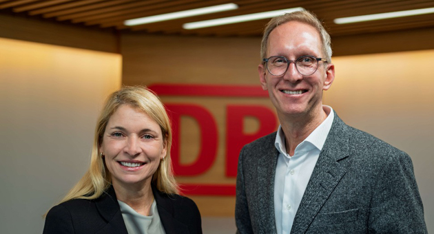 Deutsche Bahn mit neuem Chef für Marketing und Kommunikation - Bahnchefin Evelyn Palla ernennt Jens-Oliver Voß zum neuen Leiter für Kommunikation und Marketing – Foto: Deutsche Bahn AG/ Heye Jensen