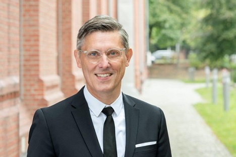 Oliver Perzborn wechselt von Axel Springer ins Marketing einer Bundesanstalt -