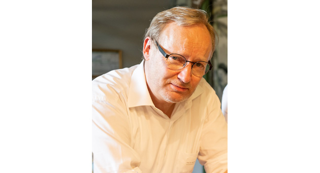 Mehr Theorie wagen! - Univ.-Prof. Dr. Hendrik Schröder hat seit Oktober 1996 an der Universität Duisburg-Essen den Lehrstuhl für Marketing & Handel mit dem Schwerpunkt Handels- und Käuferforschung inne - Quelle: H. Schröder