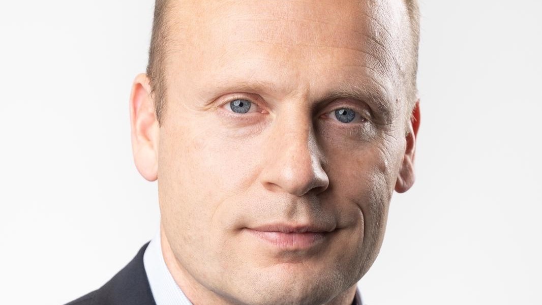 Neuer Flaconi-CEO kommt von Babymarkt, Ex-Flaconi-COO wird CMO bei Fielmann - Bastian Siebers wird neuer CEO des Online-Beauty-Anbieters Flaconi - Quelle: Flaconi