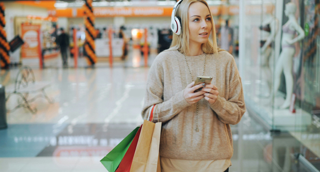 Voice Assistants im E-Commerce besonders gefragt - Besonders Voice Assistants stoßen bei deutschen Konsumenten auf großes Interesse – Quelle: Vitaly Gariev/Unsplash