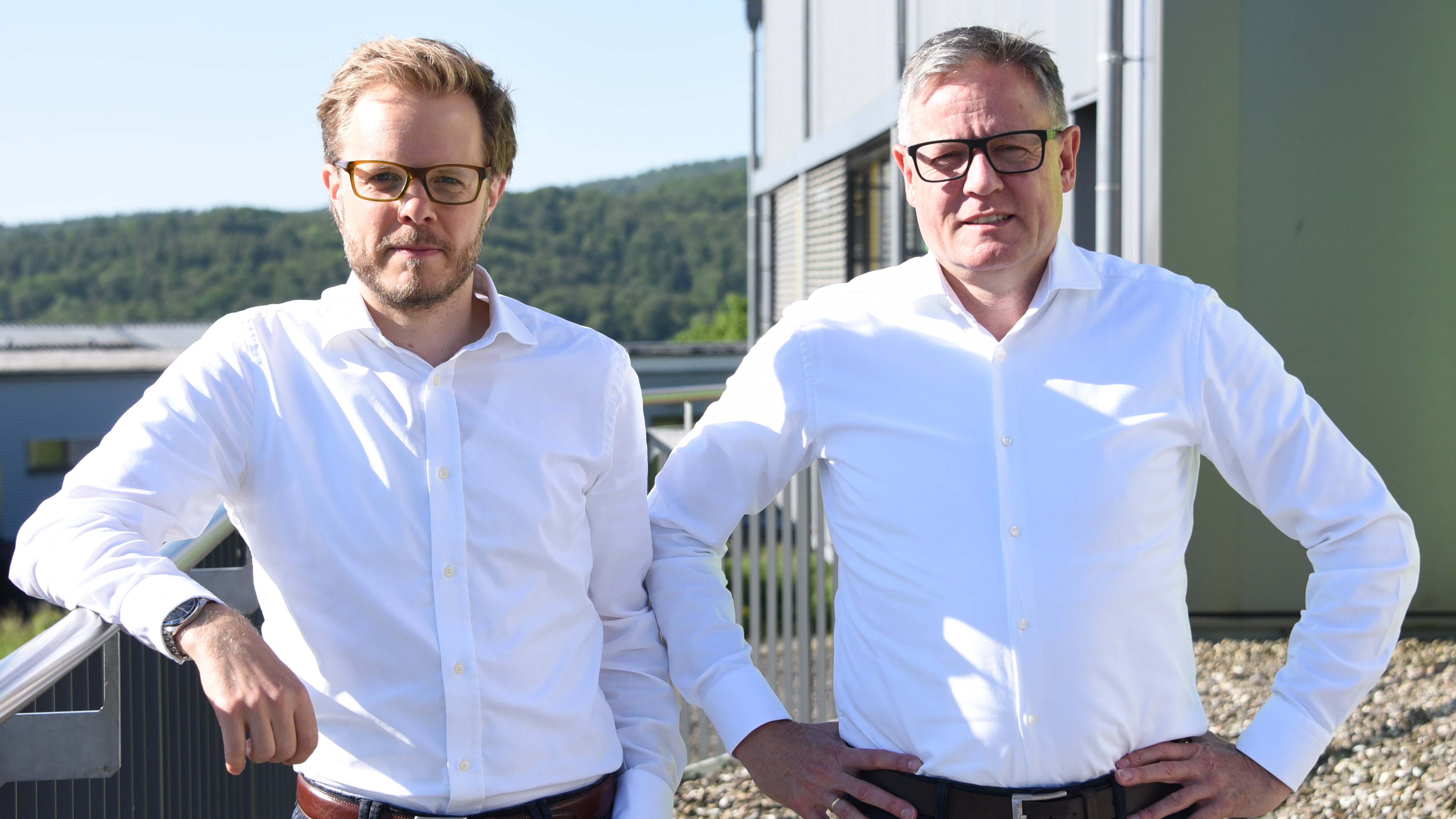 Symbiopharm stellt sich neu auf - Thomas Kühlmann (Vertriebsleiter) und Tobias Brodtkorb (Geschäftsführer und Marketingleiter) - Quelle: Symbiopharm GmbH