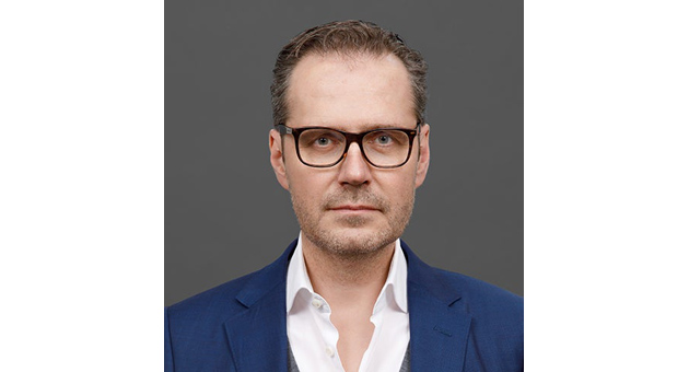 Werbung, Likes und Paragrafen - Prof. Dr. Stefan Engels ist Partner bei DLA Piper. Er ist spezialisiert auf Gewerblichen Rechtsschutz, Presse- und Äußerungsrecht und Rundfunk- und Onlinerecht - Quelle: DLA Piper