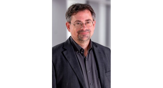 Technologie trifft Intuition - Andreas Wagener ist Politik- und Wirtschaftswissenschaftler und Professor für Digitales Marketing an der Hochschule Hof - Quelle: Hochschule Hof
